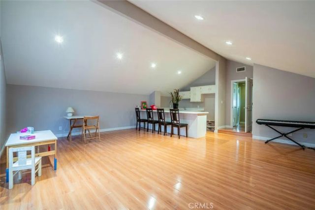 27061 Esward, Agoura Hills, CA 91301