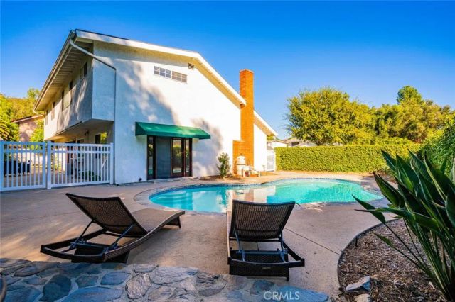 27061 Esward, Agoura Hills, CA 91301