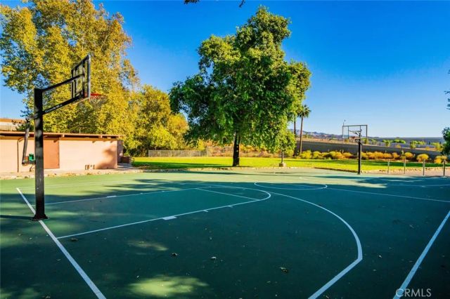 27061 Esward, Agoura Hills, CA 91301