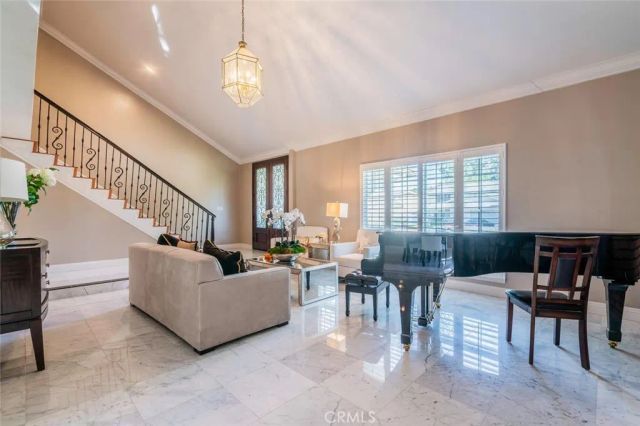 27061 Esward, Agoura Hills, CA 91301