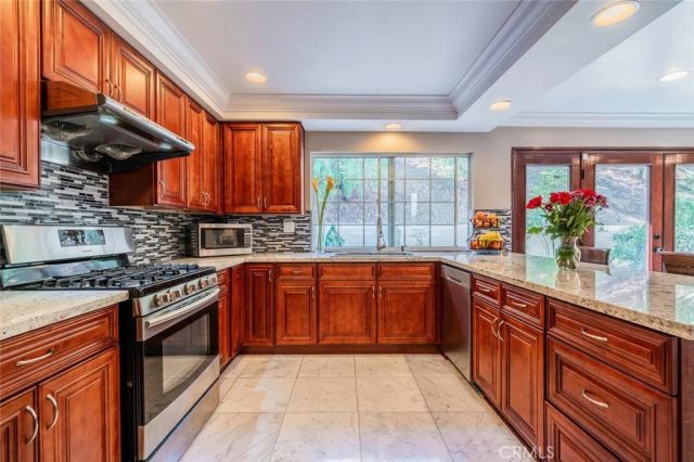 27061 Esward, Agoura Hills, CA 91301