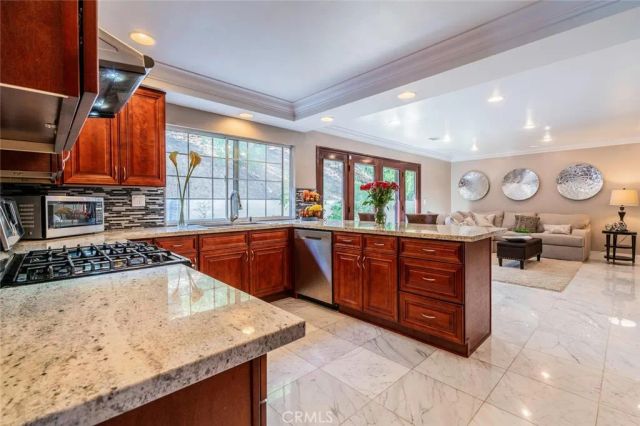 27061 Esward, Agoura Hills, CA 91301