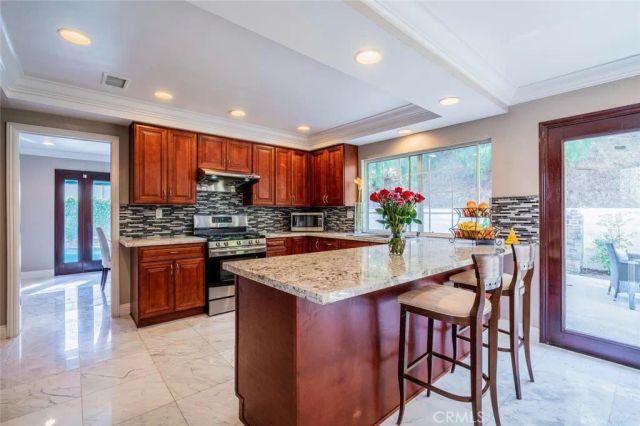 27061 Esward, Agoura Hills, CA 91301