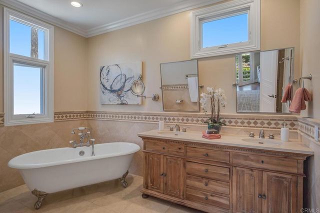 109 Rios Court, Solana Beach, CA 92075