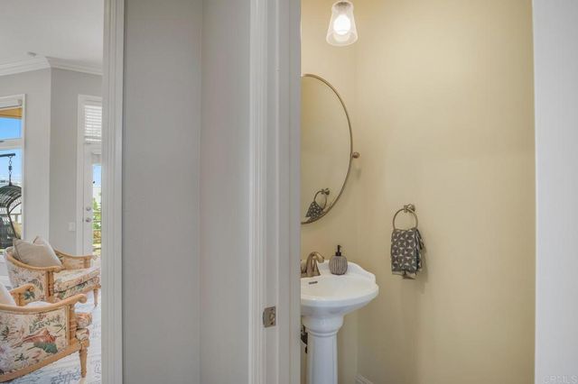 109 Rios Court, Solana Beach, CA 92075