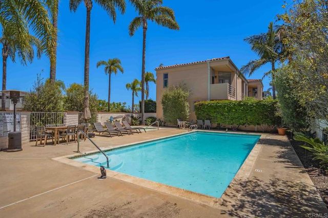 109 Rios Court, Solana Beach, CA 92075