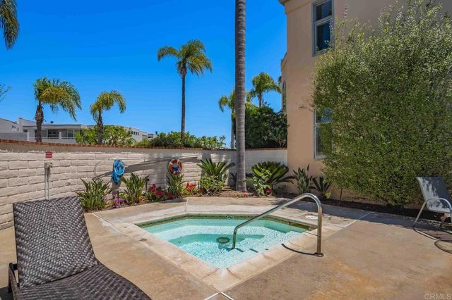 109 Rios Court, Solana Beach, CA 92075