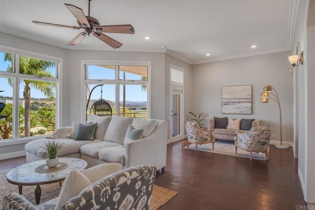 109 Rios Court, Solana Beach, CA 92075