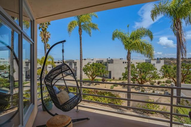 109 Rios Court, Solana Beach, CA 92075