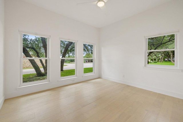 201 Crescent BLF, Lakeway, TX 78734
