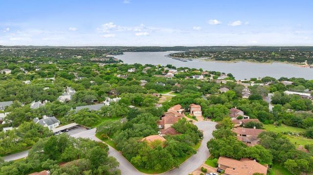 201 Crescent BLF, Lakeway, TX 78734