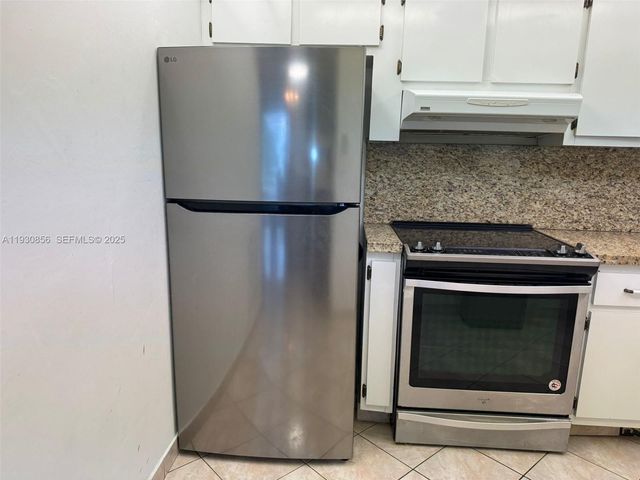 201 180 th Dr 114, Sunny Isles Beach, FL 33160