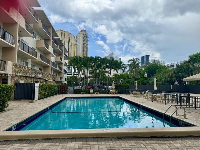 201 180 th Dr 114, Sunny Isles Beach, FL 33160