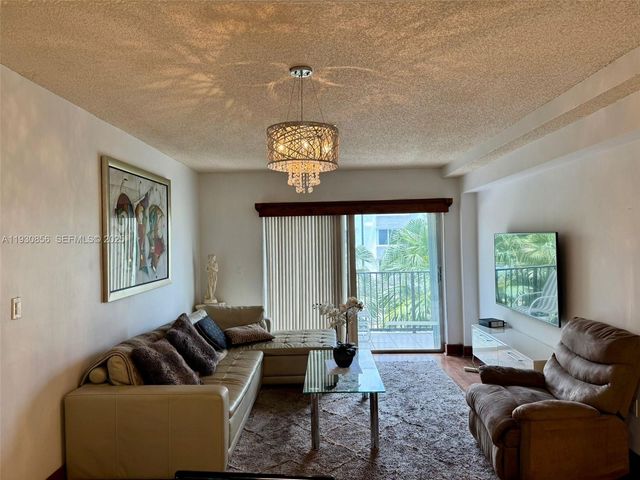 201 180 th Dr 114, Sunny Isles Beach, FL 33160