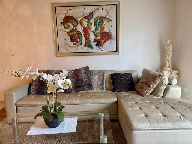 201 180 th Dr 114, Sunny Isles Beach, FL 33160