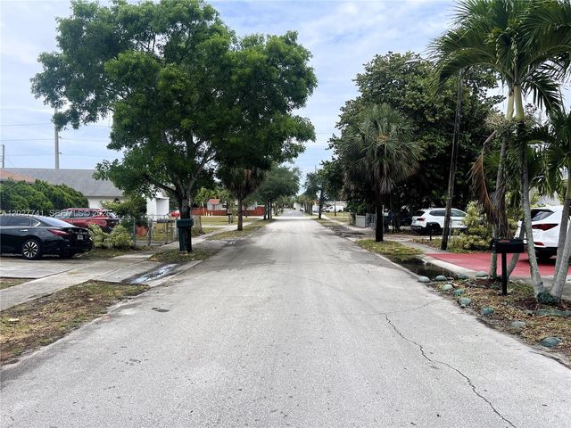 2226 Cody St, Hollywood, FL 33020