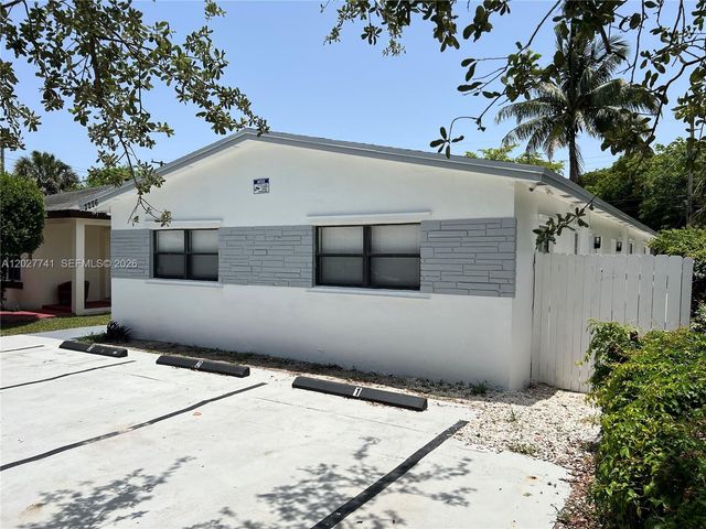 2226 Cody St, Hollywood, FL 33020