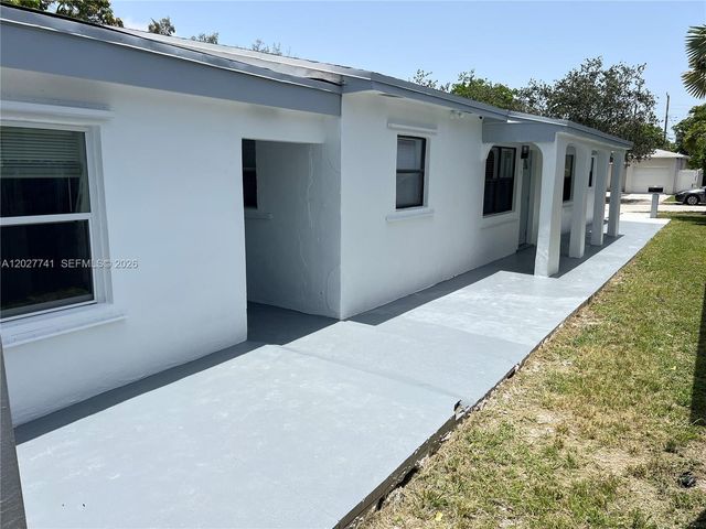 2226 Cody St, Hollywood, FL 33020