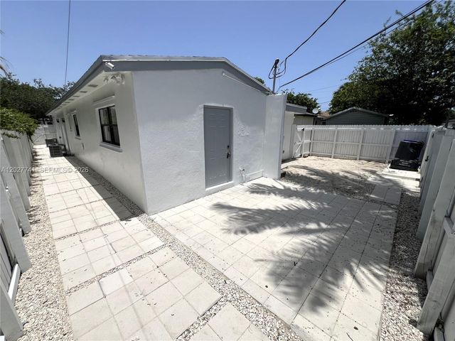 2226 Cody St, Hollywood, FL 33020