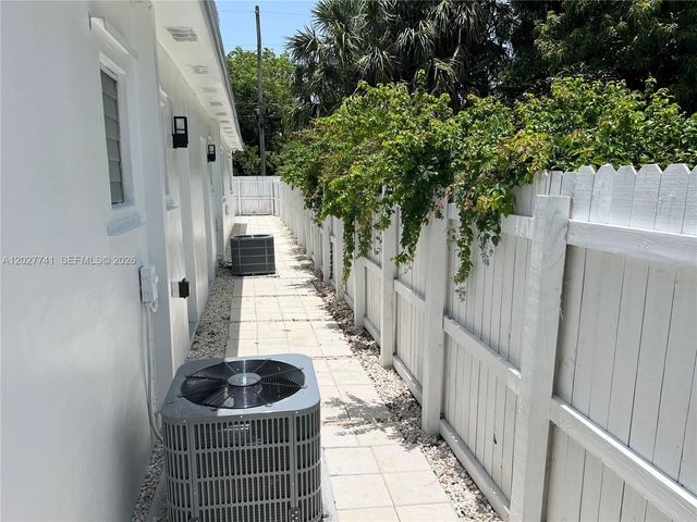 2226 Cody St, Hollywood, FL 33020