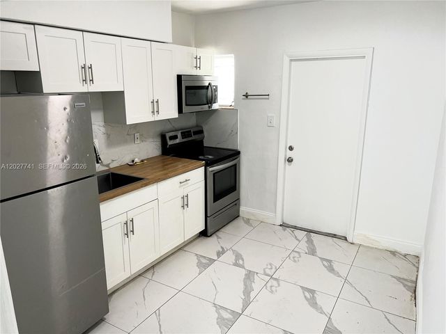 2226 Cody St, Hollywood, FL 33020
