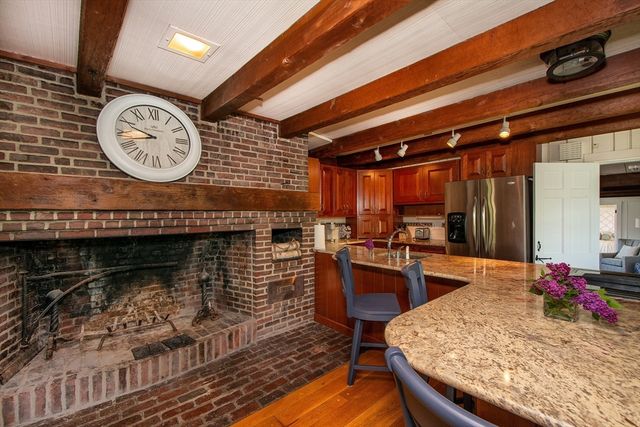 19 Hobart Lane, Cohasset, MA 02025