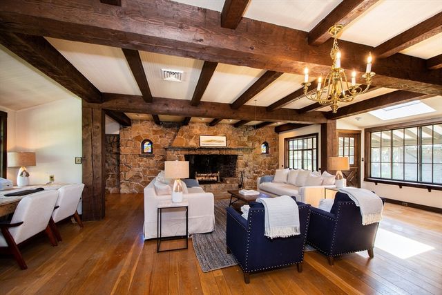 19 Hobart Lane, Cohasset, MA 02025