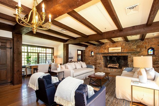 19 Hobart Lane, Cohasset, MA 02025