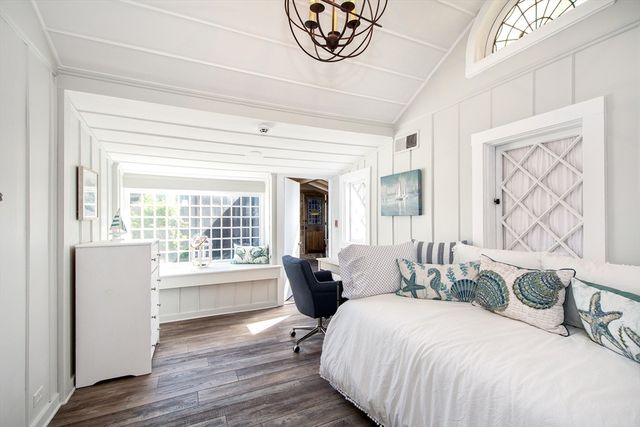 19 Hobart Lane, Cohasset, MA 02025