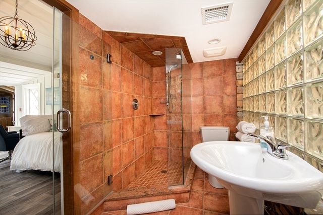 19 Hobart Lane, Cohasset, MA 02025