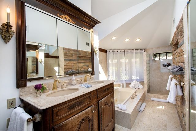 19 Hobart Lane, Cohasset, MA 02025