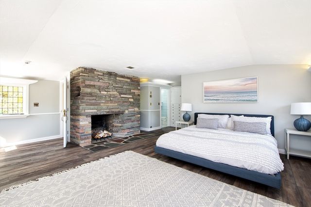 19 Hobart Lane, Cohasset, MA 02025