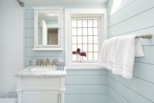 19 Hobart Lane, Cohasset, MA 02025