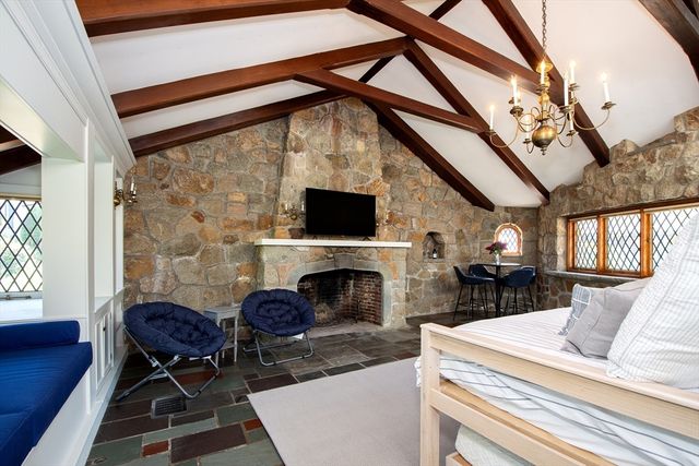 19 Hobart Lane, Cohasset, MA 02025