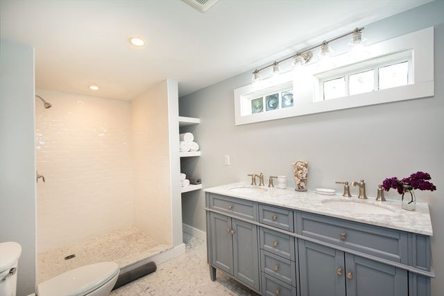 19 Hobart Lane, Cohasset, MA 02025