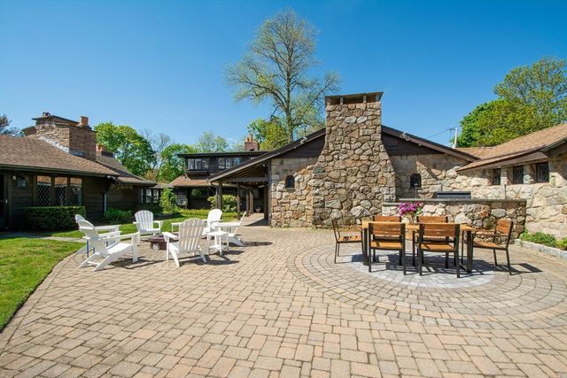 19 Hobart Lane, Cohasset, MA 02025