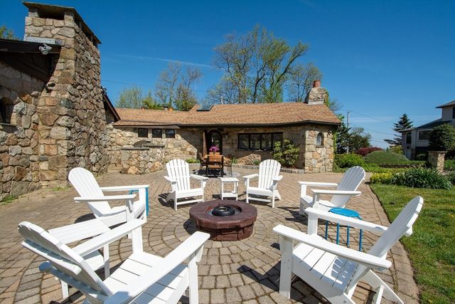 19 Hobart Lane, Cohasset, MA 02025