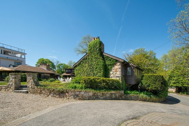 19 Hobart Lane, Cohasset, MA 02025