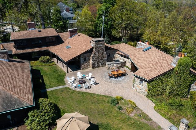 19 Hobart Lane, Cohasset, MA 02025