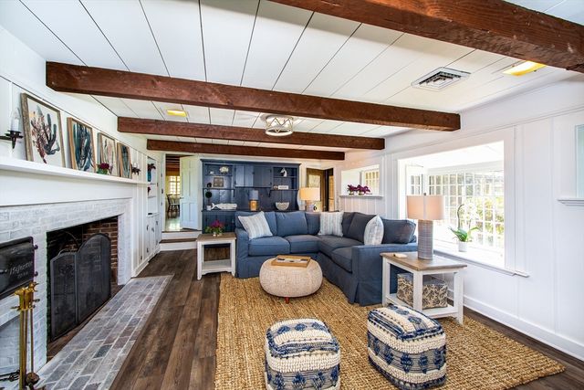 19 Hobart Lane, Cohasset, MA 02025