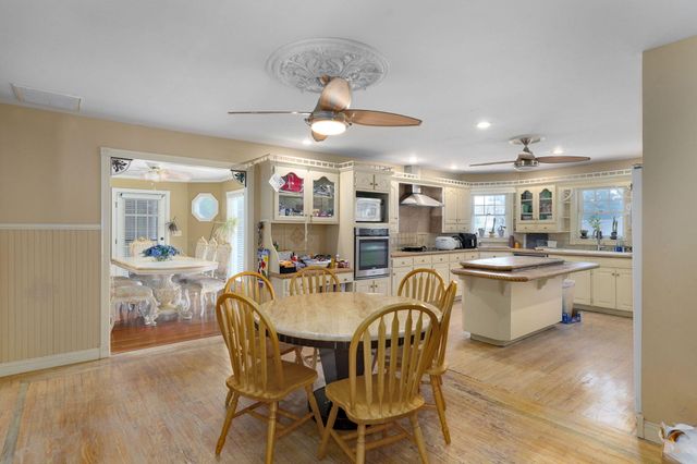 4967 S Buckingham Lane, Springfield, MO 65810