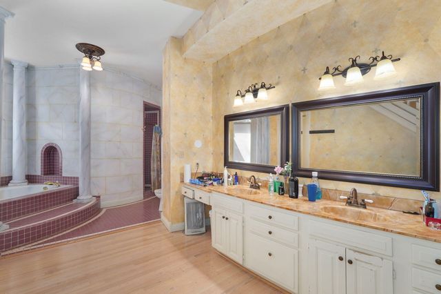 4967 S Buckingham Lane, Springfield, MO 65810
