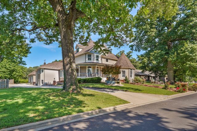 4967 S Buckingham Lane, Springfield, MO 65810