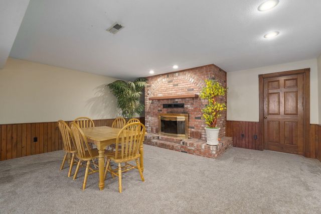 4967 S Buckingham Lane, Springfield, MO 65810