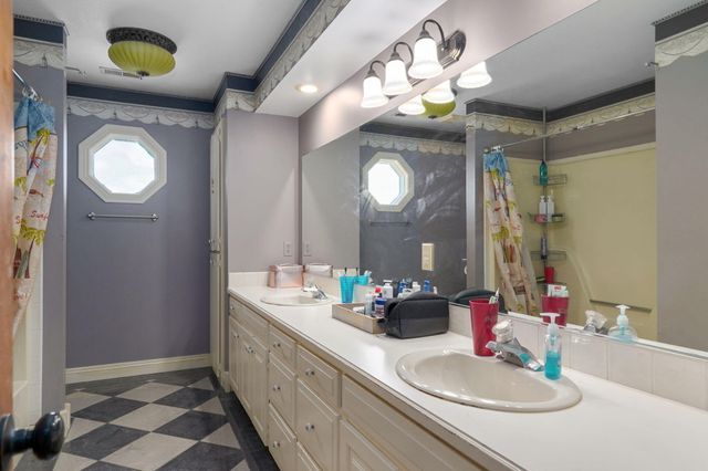 4967 S Buckingham Lane, Springfield, MO 65810