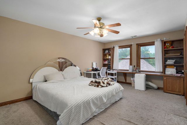 4967 S Buckingham Lane, Springfield, MO 65810