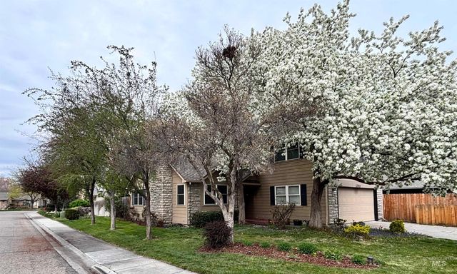 352 W Greensboro Ct, Boise, ID 83706