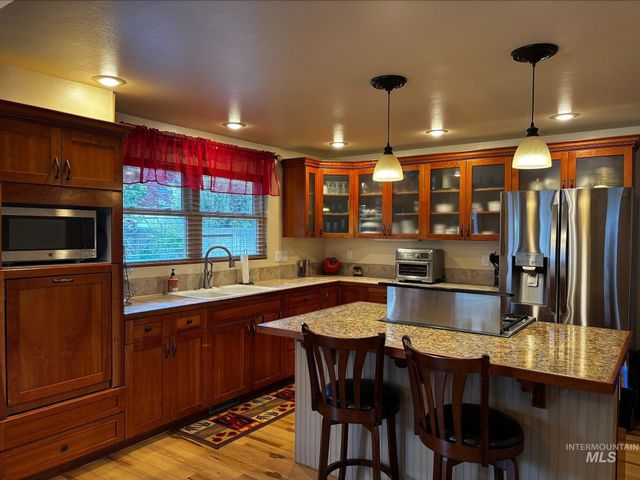 352 W Greensboro Ct, Boise, ID 83706