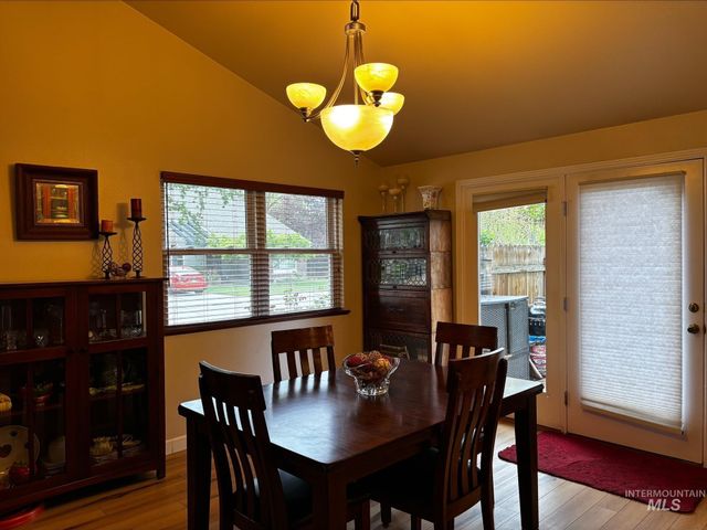 352 W Greensboro Ct, Boise, ID 83706