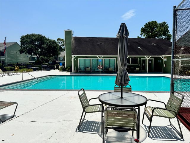14777 Wunderlich Drive 103, Houston, TX 77069